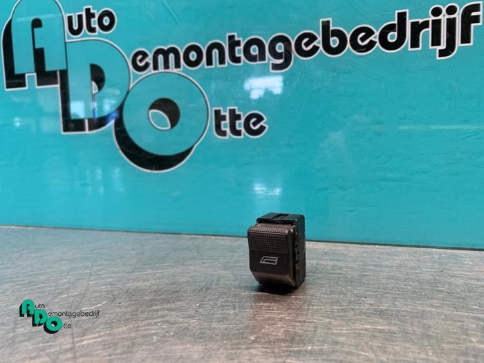 Commutateur vitre électrique d'un Audi A8 (A8 94-), -, 3 mois de garantie, Audi, Utilisé