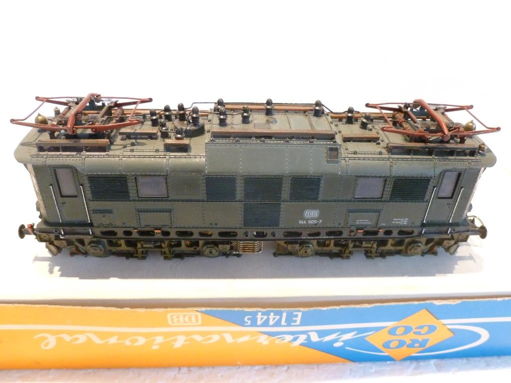 TRAINS HO, Ophalen of Verzenden, Gelijkstroom, Locomotief, Roco