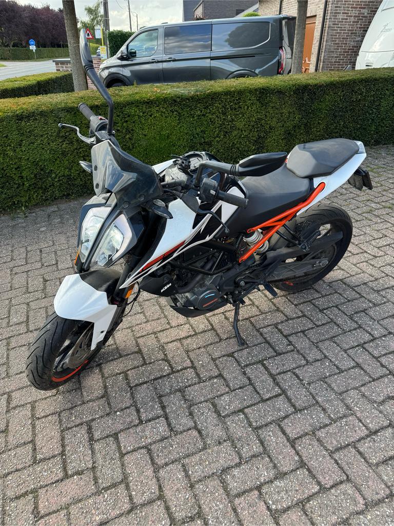 Ktm DUKE 125, Motoren, Motoren | KTM, LED Verlichting, Particulier, 125 cc, 11 kW of minder