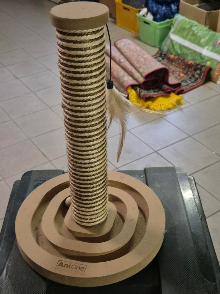 Nieuwe krabpaal. Klein formaat, Dieren en Toebehoren, Ophalen, Krabpaal