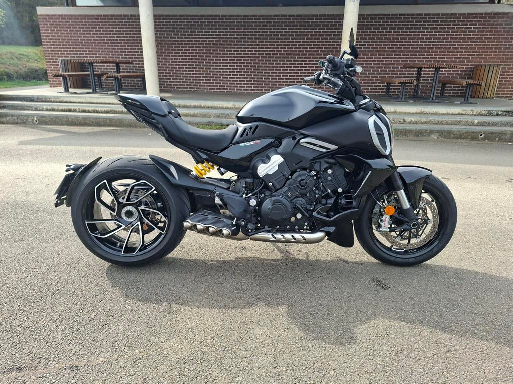 Ducati Diavel v4 2024 1100km, Motoren, Motoren | Ducati, Particulier