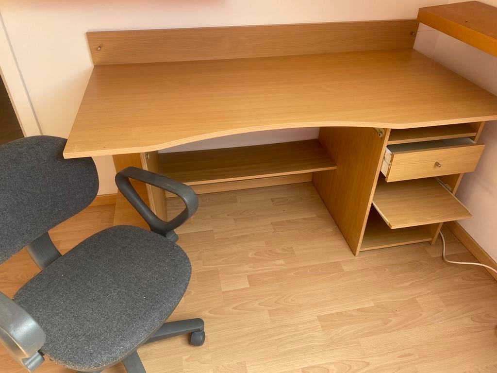 bureau met bureaustoel, Ophalen, Bureau