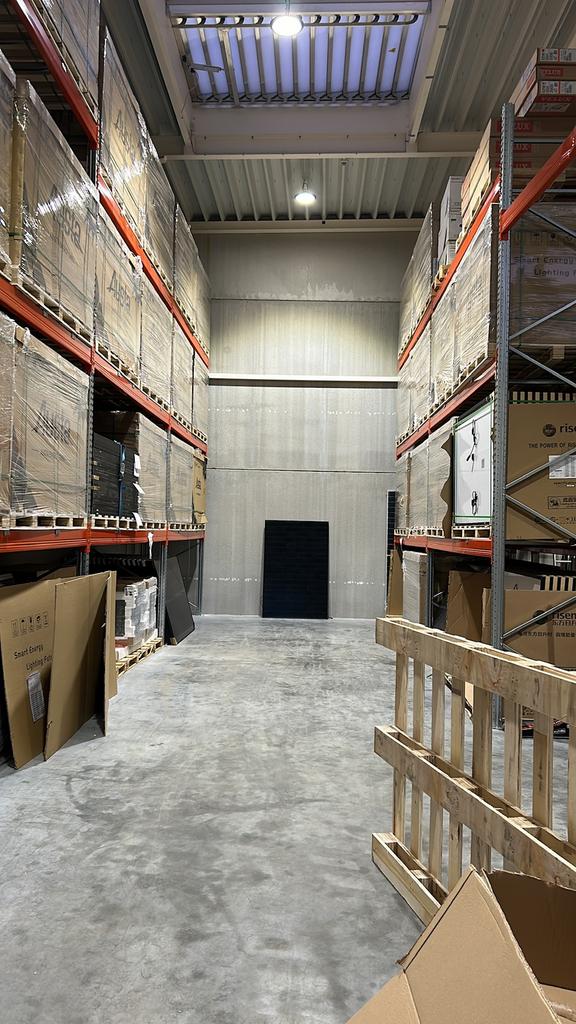 Stock verkoop zonnepanelen, Doe-het-zelf en Bouw, Zonnepanelen en Toebehoren, Ophalen of Verzenden, Nieuw, 200 wattpiek of meer