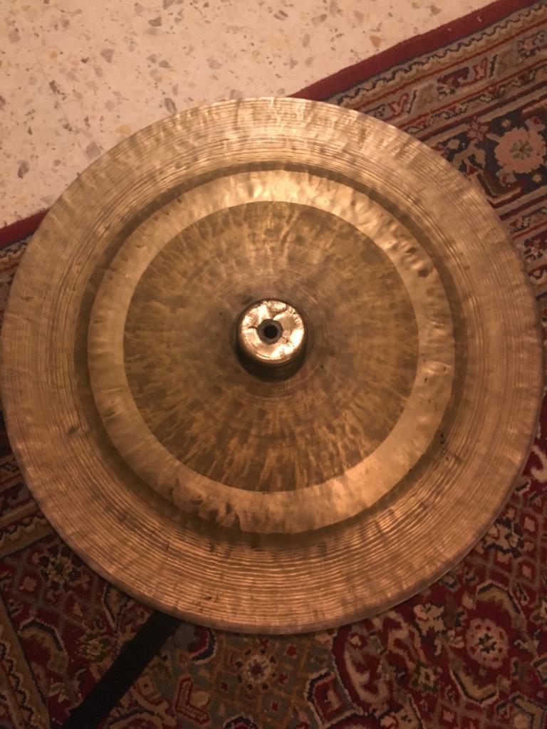 22" China Cimbaal bewerkt door Johan Van De Sijpe, Musique & Instruments, Batteries & Percussions, Enlèvement ou Envoi, Utilisé