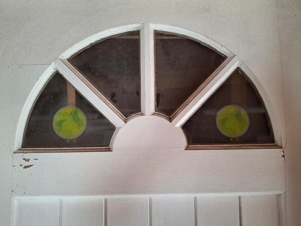 Houten deur met luik, Ophalen