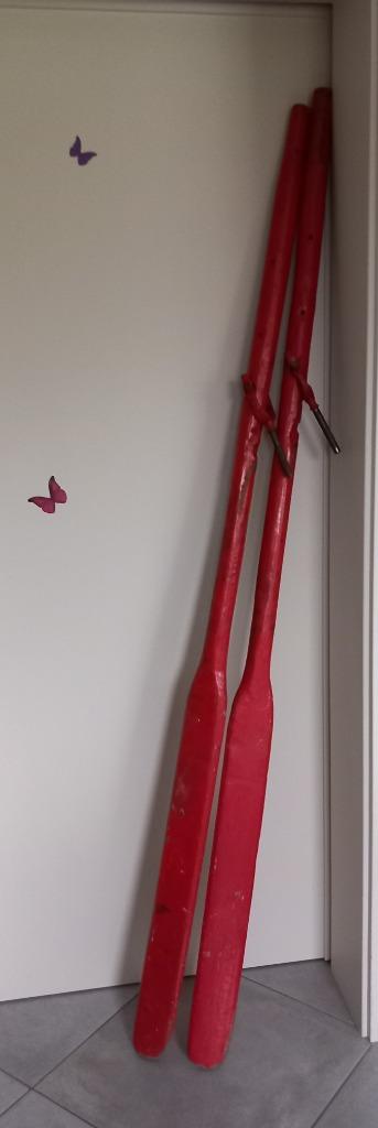 Paar oude houten roeiriemen, Ophalen