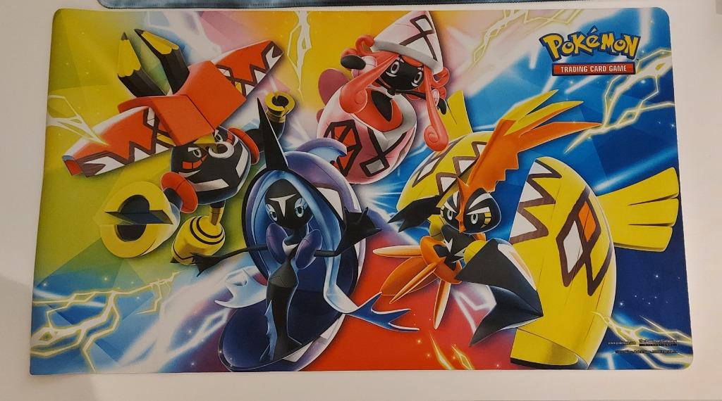 Pokémon Sun & Moon Tapu's playmat, Hobby en Vrije tijd, Verzamelkaartspellen | Pokémon, Ophalen, Nieuw, Overige typen
