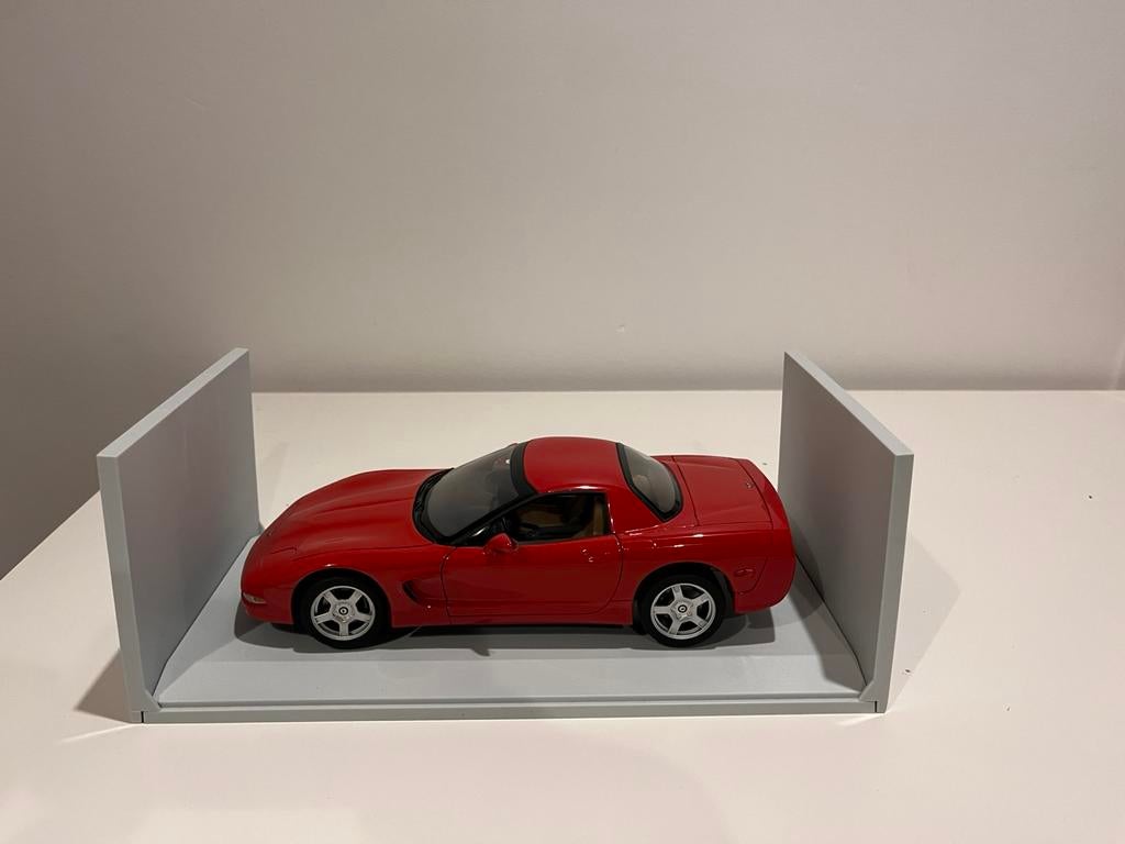 Chevrolet Corvette • UT MODELS, Hobby & Loisirs créatifs, Voitures miniatures | 1:18, Enlèvement ou Envoi, Comme neuf, UT Models