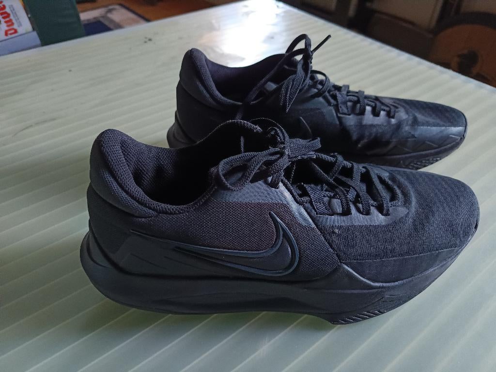 Nike sportschoenen maat 44, Sports & Fitness, Comme neuf, Enlèvement ou Envoi, Nike, Autres types