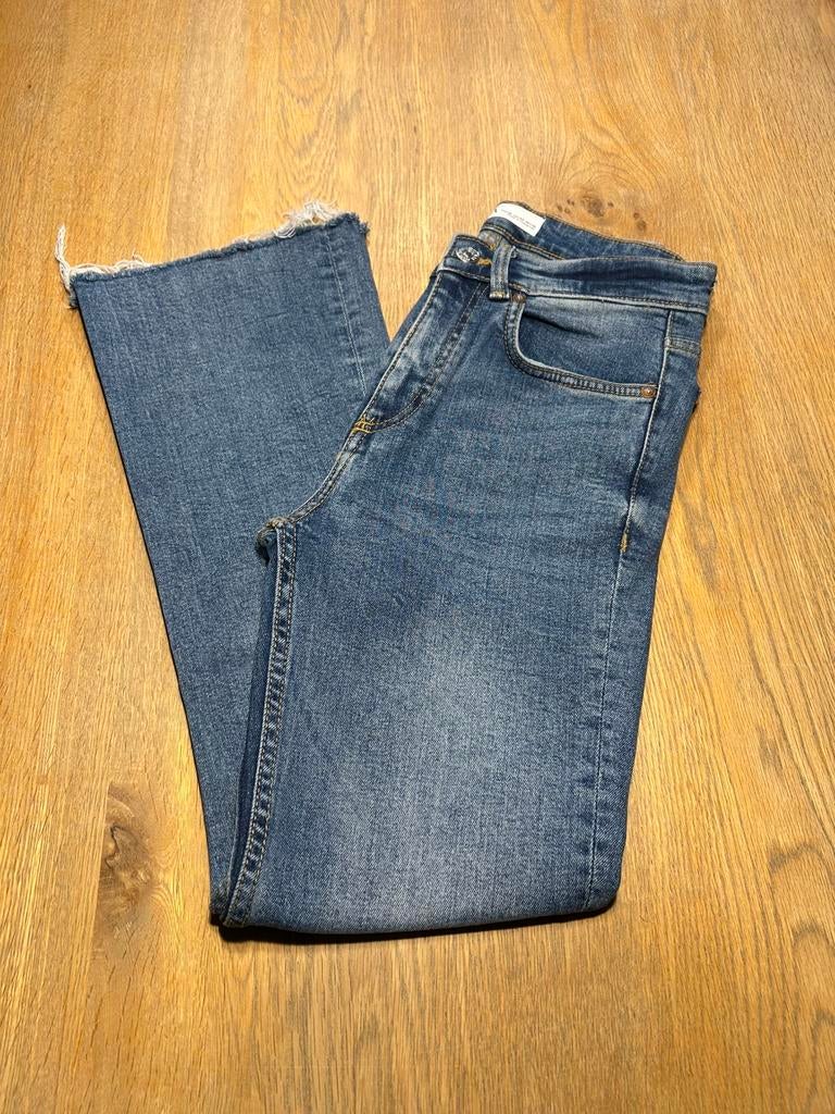 Blauwe stretch jeans hoge taille 7/8 flared Zara maat 36, Enlèvement ou Envoi, Comme neuf, Bleu, W28 - W29 (confection 36)