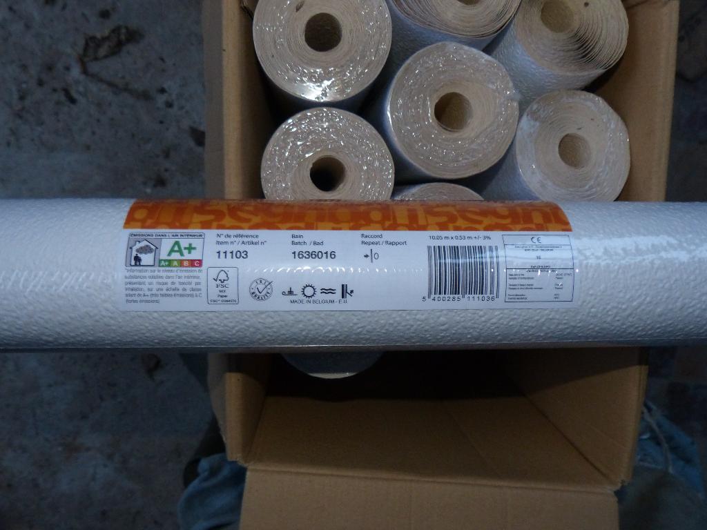 Rouleaux de papier peint Blanc, Maison & Meubles, Ameublement | Papier peint, Enlèvement, 25 à 50 m², Blanc