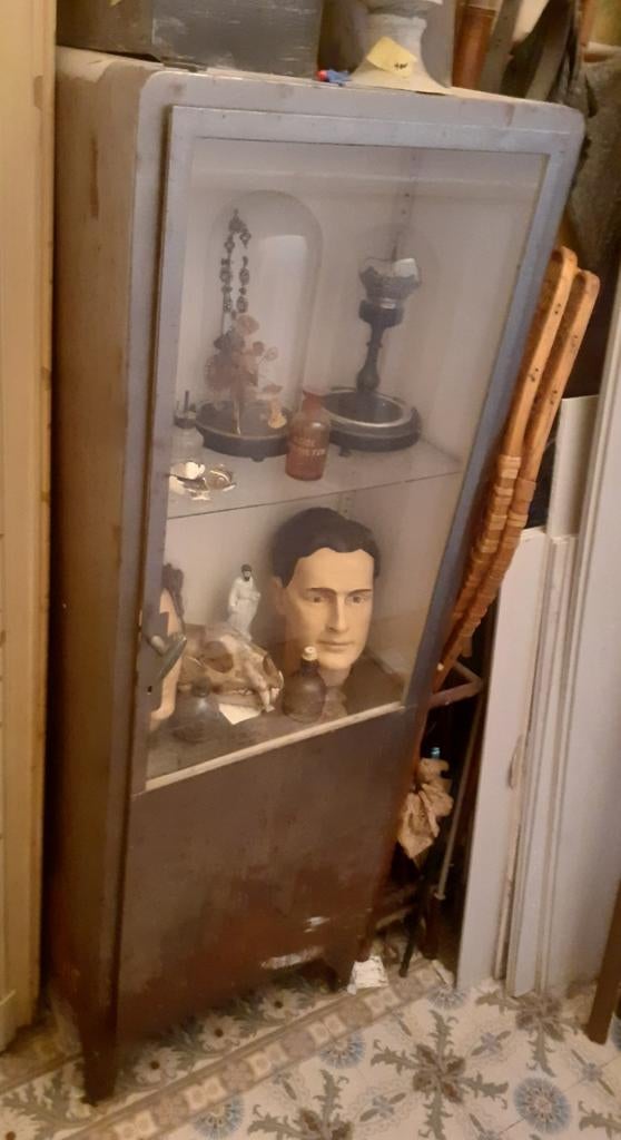 Ancienne vitrine métallique pharmacie, Enlèvement