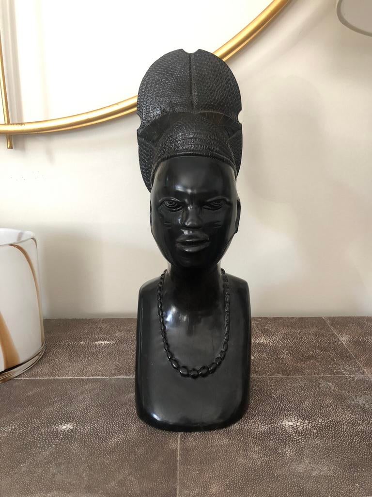 Buste représentant une femme en bois d’ébène, Antiquités & Art