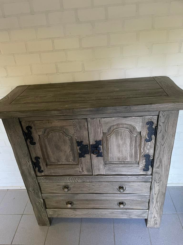 Massief eiken gezandstraalde kast, Huis en Inrichting, Ophalen, Zo goed als nieuw, Eikenhout