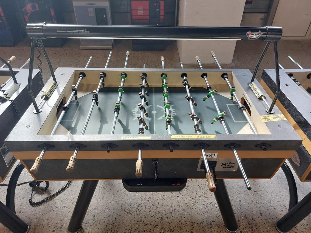 Babyfoot / baby-foot / kicker Jupiter Goldstar, Enlèvement, Utilisé