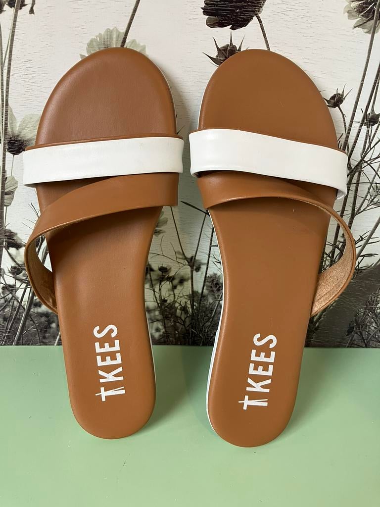 Chaussons TKees cuir taille 39 comme neufs, Enlèvement ou Envoi, Sandales de bain