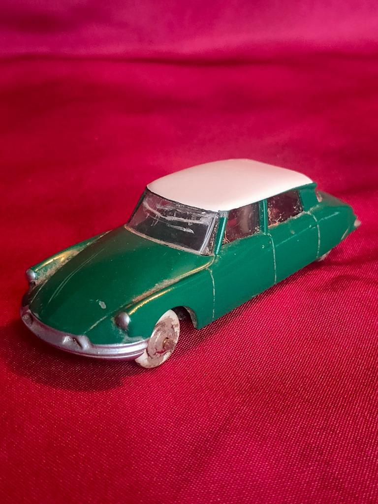 Voiture miniature Citroën DS dinky toys, Hobby en Vrije tijd, Modelauto's | 1:43, Ophalen of Verzenden, Gebruikt, Auto, Dinky Toys