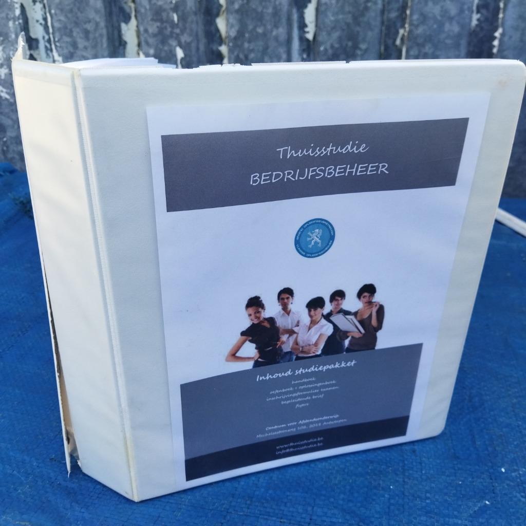 Thuisstudie bedrijfsbeheer ***** compleet 452 pag., Boeken, Studieboeken en Cursussen, Zo goed als nieuw, Hoger Onderwijs, Ophalen of Verzenden