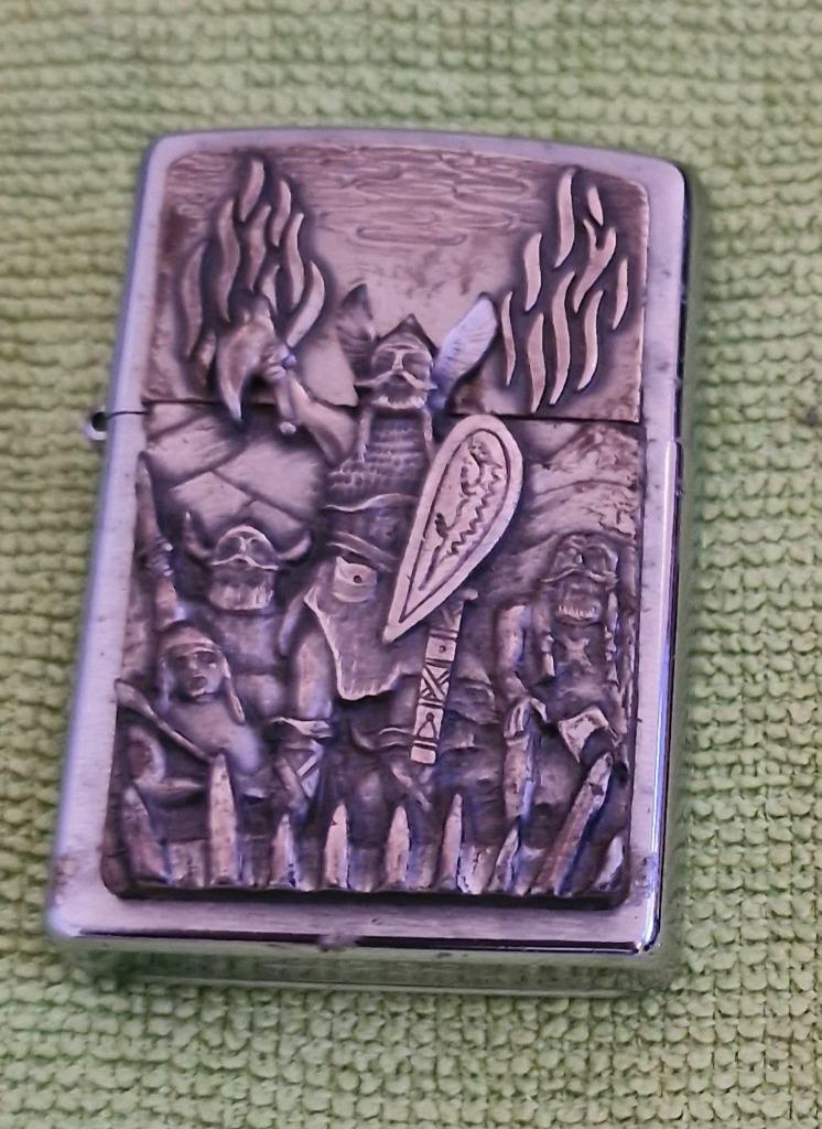 lot complet de 16 zippo + étui, Enlèvement, Neuf, Briquet