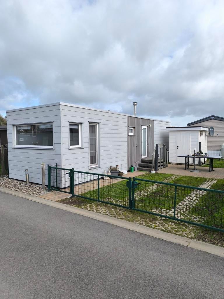 Volledig gerenoveerde stacaravan op een aangelegd perceel, Caravans en Kamperen