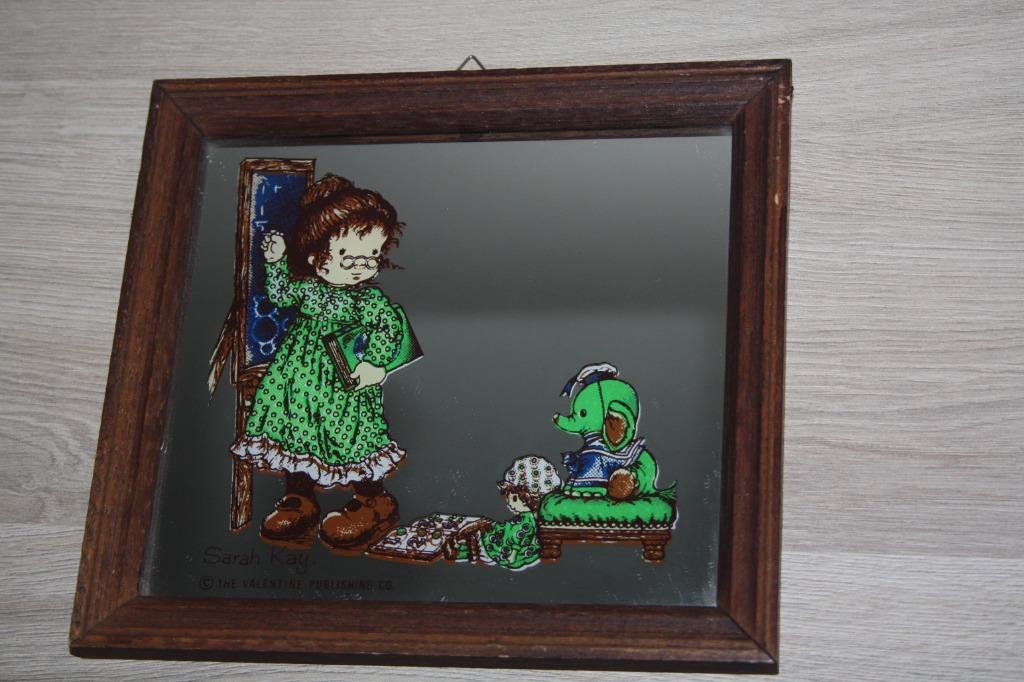 Sarah Kay ( spiegel in houten kader ) gebruikte goede staat, Verzamelen, Retro, Ophalen of Verzenden, Huis en Inrichting