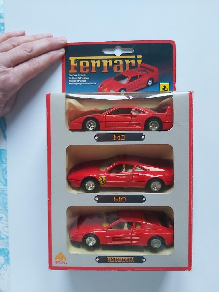 Doos met 3 Ferrari auto's, Hobby en Vrije tijd, Modelbouw | Auto's en Voertuigen, Ophalen of Verzenden, Auto