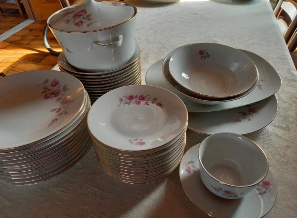 Servies hutschenreuter nooit gebruikt van 1974, Enlèvement