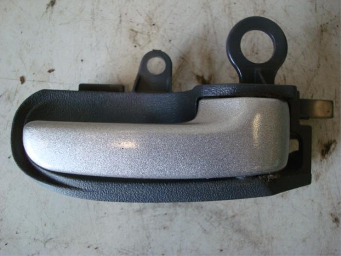 Poignée portière 2portes droite d'un Toyota Yaris, -, 3 mois de garantie, Toyota, Utilisé