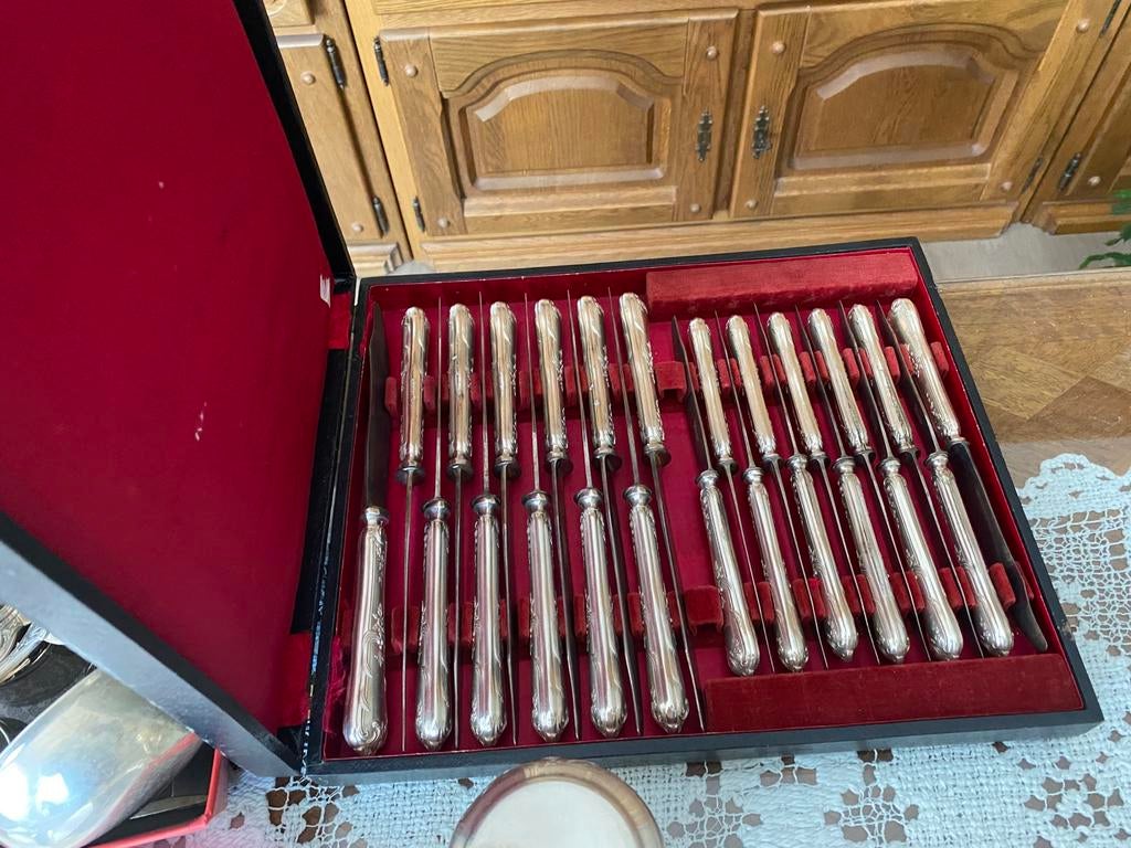 2 série de 12 couteaux métal argenté, Antiquités & Art, Antiquités | Couverts, Enlèvement