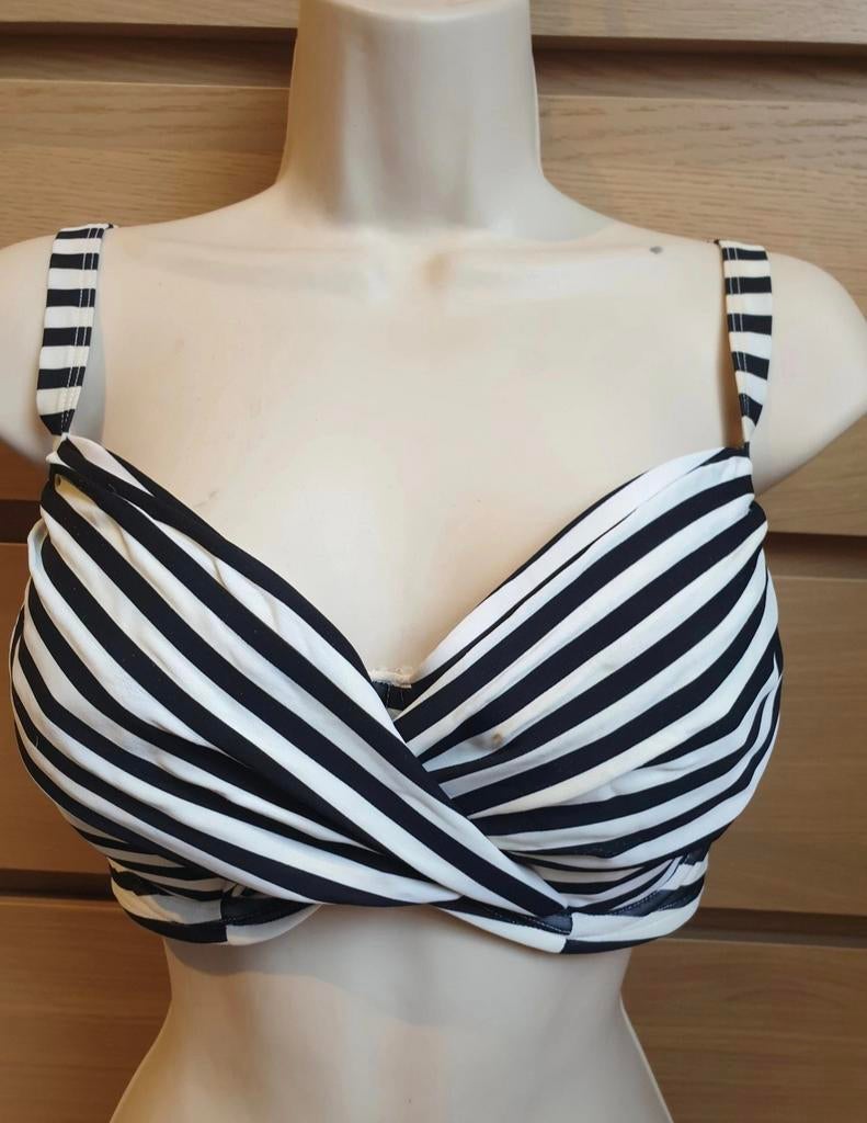 Roxy L bikinitop met ondersteuning voor walvissen zwart wit, Kleding | Dames, Roxy, Zo goed als nieuw, Wit, Bikini