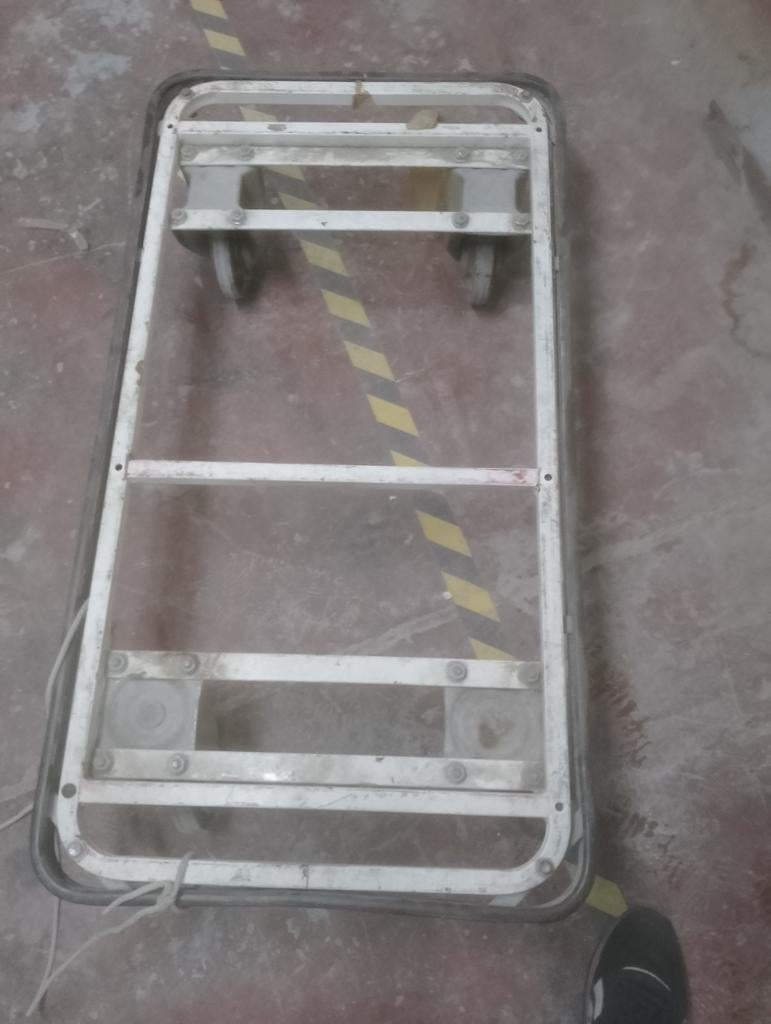 Chariot a roulettes, Bricolage & Construction