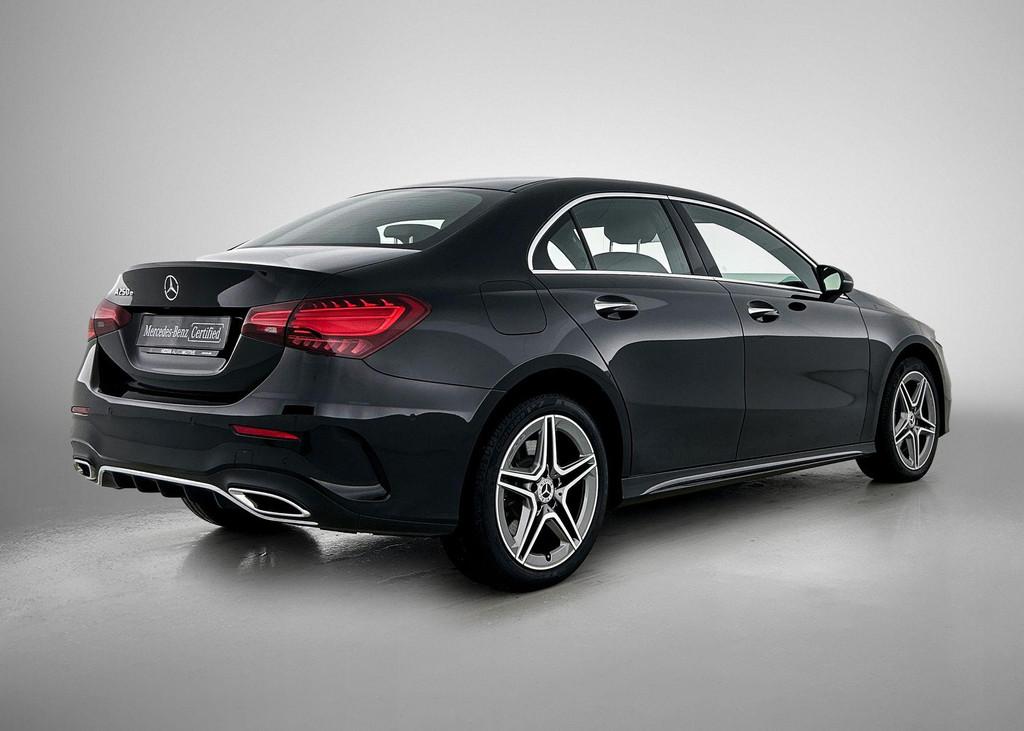 Mercedes-Benz A-Klasse 250 e Berline AMG Line | Verwarmde Ze, Auto's, 4 deurs, Stof, Gebruikt, 16 kWh