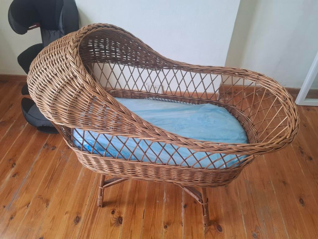 Berceau en osier  ,avec garniture où sans., Enfants & Bébés, Enlèvement, Berceau