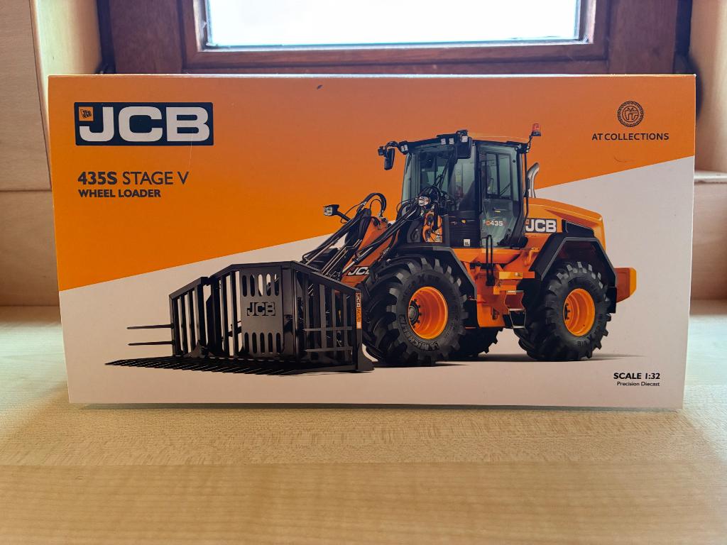 AT collection JCB 435S, Hobby en Vrije tijd, Modelauto's | 1:32, Ophalen of Verzenden, Nieuw, Tractor of Landbouw, Overige merken
