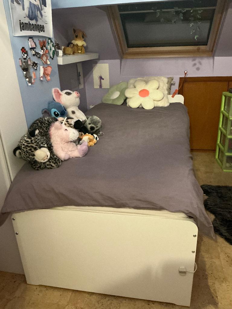 IKEA bed met logeerbed en 2 opbergschuiven in verwerkt., Ophalen, Verstelbaar, 90 cm, Eenpersoons