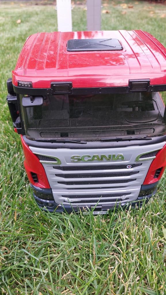 Bruder Scania vrachtwagen met dieplader en CAT bulldozer, Ophalen