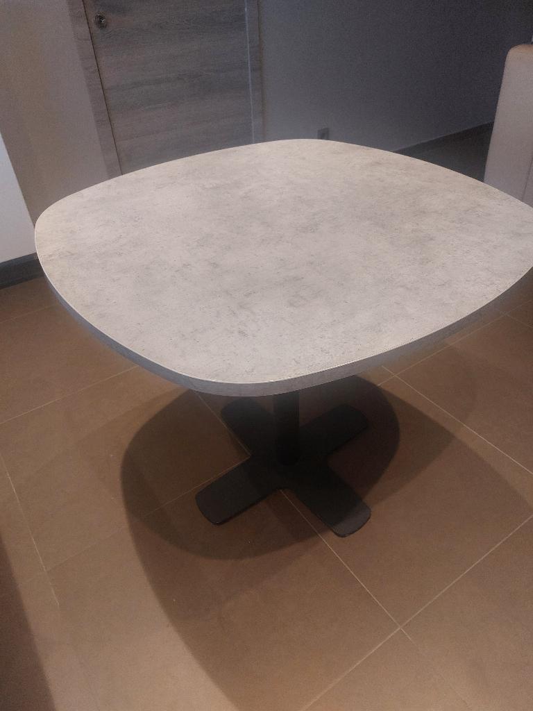 Table cuisine PERFECTA, Ophalen, Zo goed als nieuw