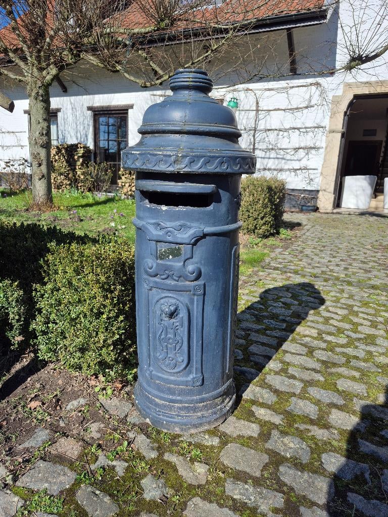 staande brievenbus, Enlèvement, Utilisé, Béton, Sur pied