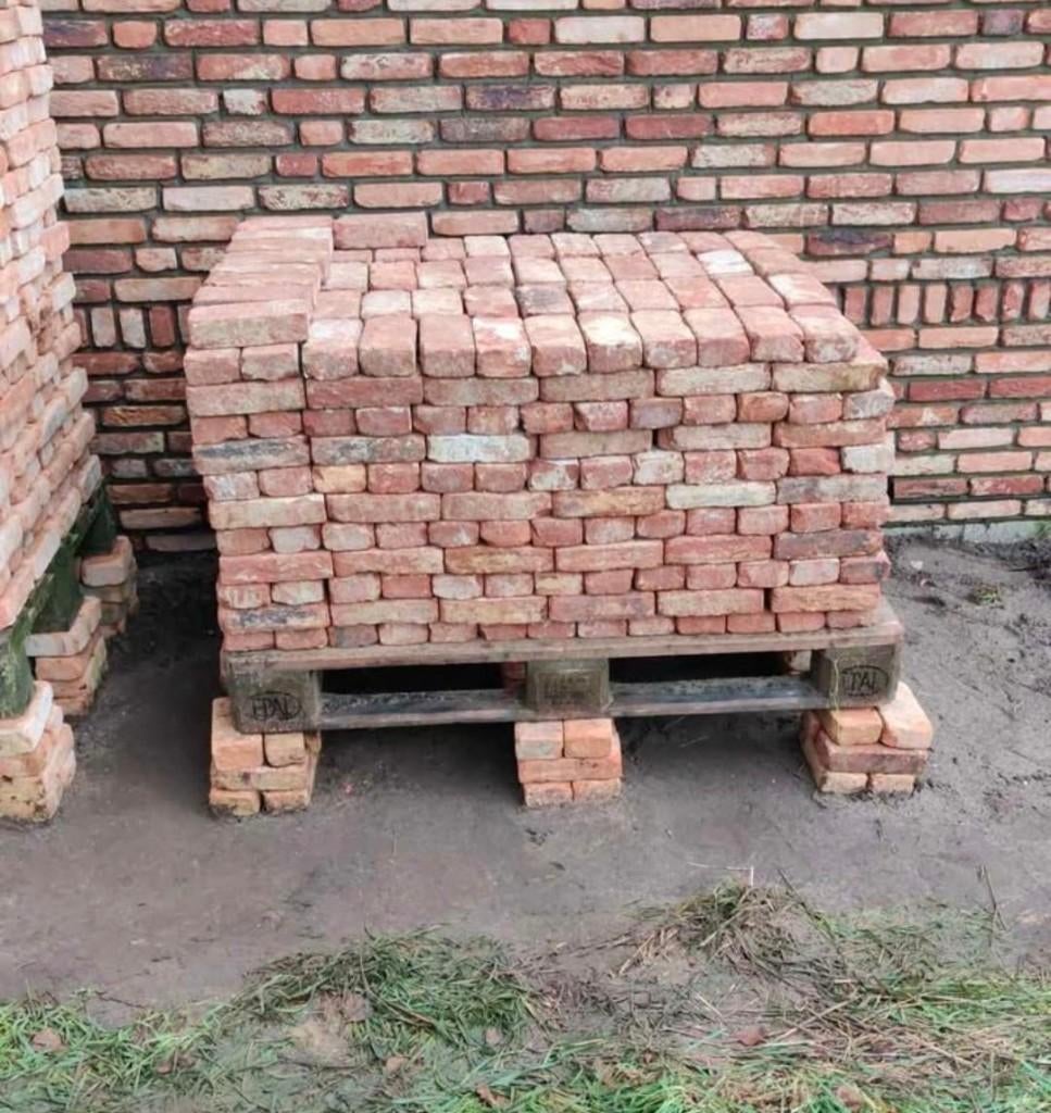 Oud Kapelle en Oud Brabant ( +- 1618 stuks), Doe-het-zelf en Bouw, Metselstenen, Ophalen, Nieuw, Bakstenen