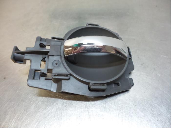 Poignée portière 2portes droite d'un Citroen C2 (C2 03-), Autos : Pièces & Accessoires, -, Utilisé, -, -