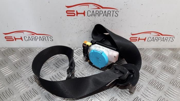 Veiligheidsgordel rechts-voor van een Mercedes B-Klasse, Auto-onderdelen, Interieur en Bekleding, Gebruikt, -, Ophalen of Verzenden