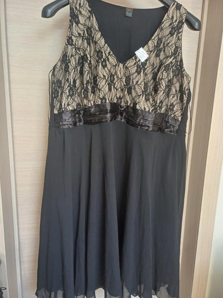 FeestkleedjeM&S zwart/kant XXL, Kleding | Dames, Grote Maten, Ophalen of Verzenden, Zo goed als nieuw, M&S, Jurk