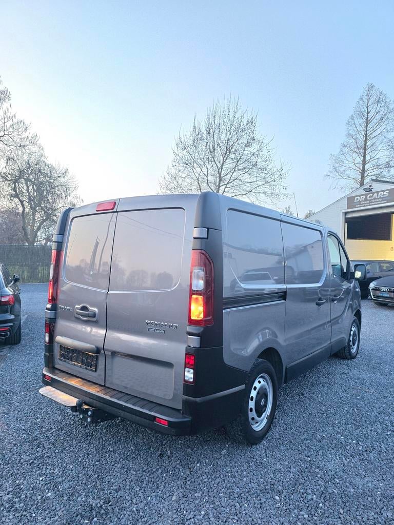 Renault trafic Comfort 3zit Lichtevracht/Airco//Pdc/Trekhaak, Voorwielaandrijving, 4 deurs, 4 cilinders, 2000 kg