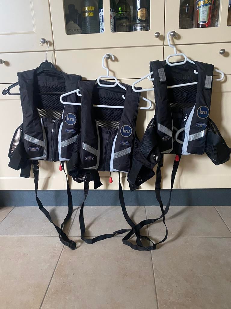 Gilets de sauvetage, Sports nautiques & Bateaux, Enlèvement, Comme neuf