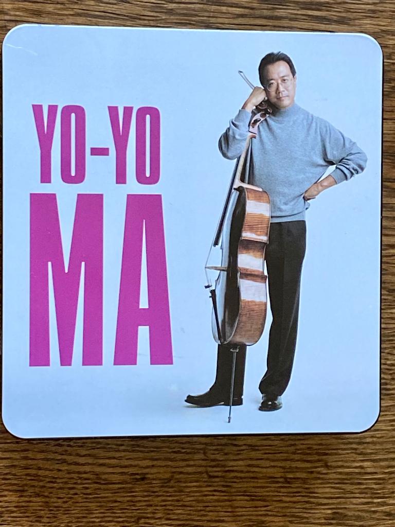 YO-YO MA metalen doos + 2 CD's aan de achterkant + boekje, Boxset, Ophalen of Verzenden, Zo goed als nieuw, Classicisme