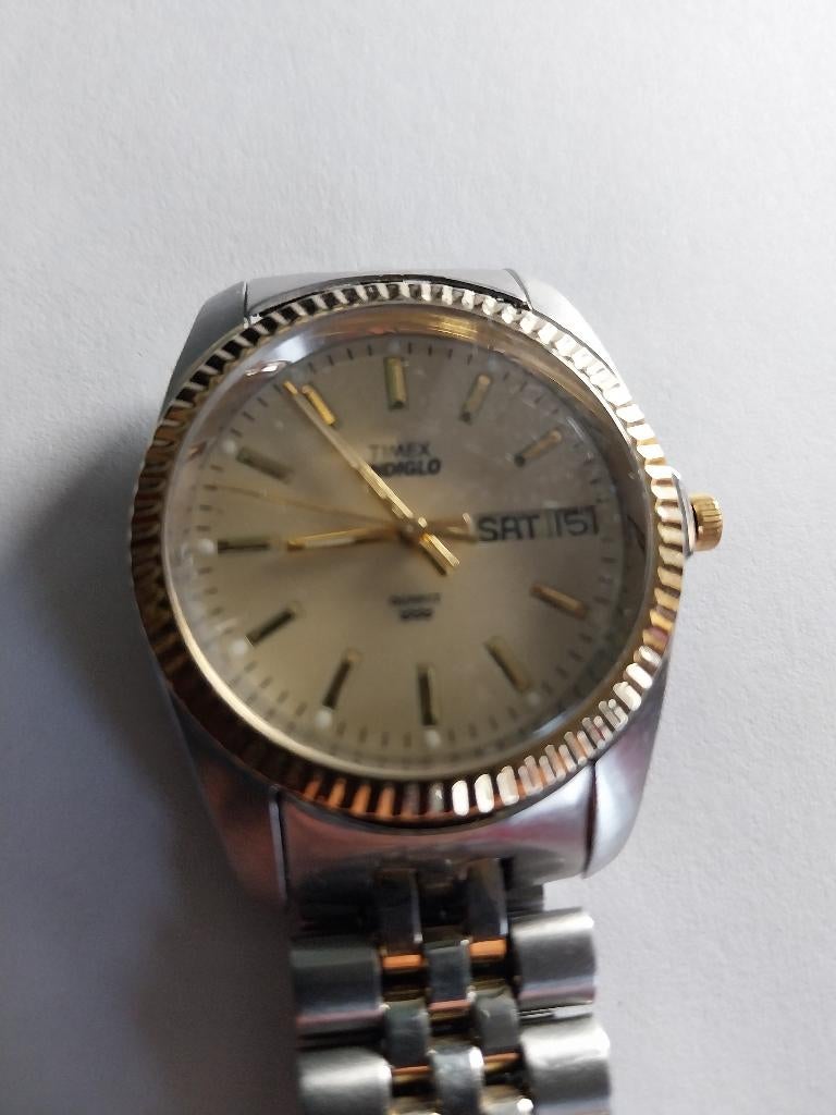 VINTAGE TIMEX HORLOGE MET DATUM EN DAG.VERGULD, Overige merken, Verguld, Zilver, 1960 of later