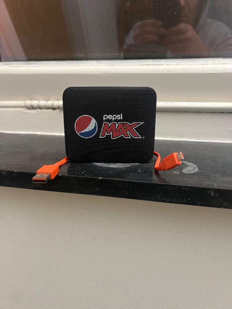 JBL box, Audio, Tv en Foto, Luidsprekerboxen, JBL, Ophalen of Verzenden, Zo goed als nieuw, 60 tot 120 watt