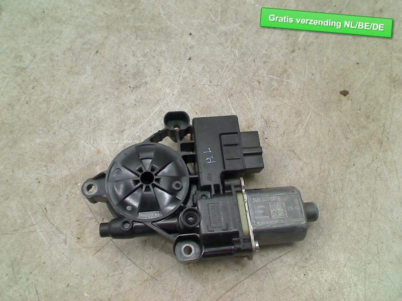 MOTEUR LEVE VITRE ELECTRIQUE ARRIÈRE GAUCHE Golf VII (AUA), Arrière, Utilisé, De Bloemendaal 21 21
5221 EB  'S HERTOGENBOSCH, NL