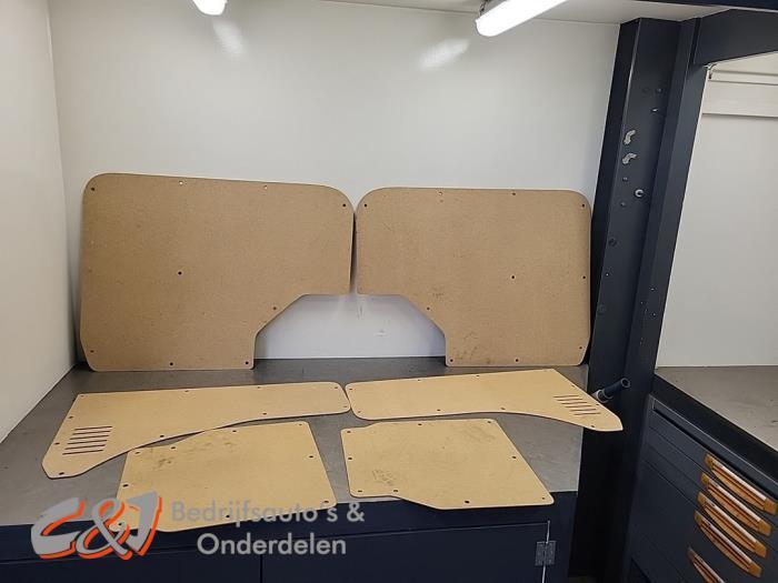 Revêtement de la benne d'un Opel Vivaro, Autos : Pièces & Accessoires, Habitacle & Garnissage, Opel, Utilisé, 3 mois de garantie