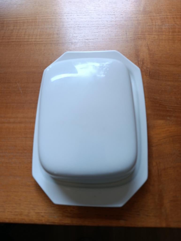 Beurrier en porcelaine blanche, Enlèvement ou Envoi